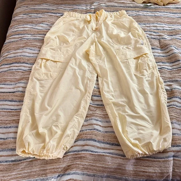 Free People down to earth CARGO style Joggers - Picture 3 of 13